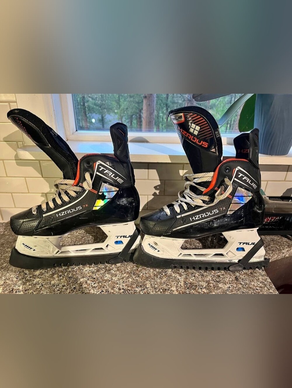 🏒 True HZRDUS 7X Hockey Skates – Men's Size 8.5W (Wide) – Excellent Condition